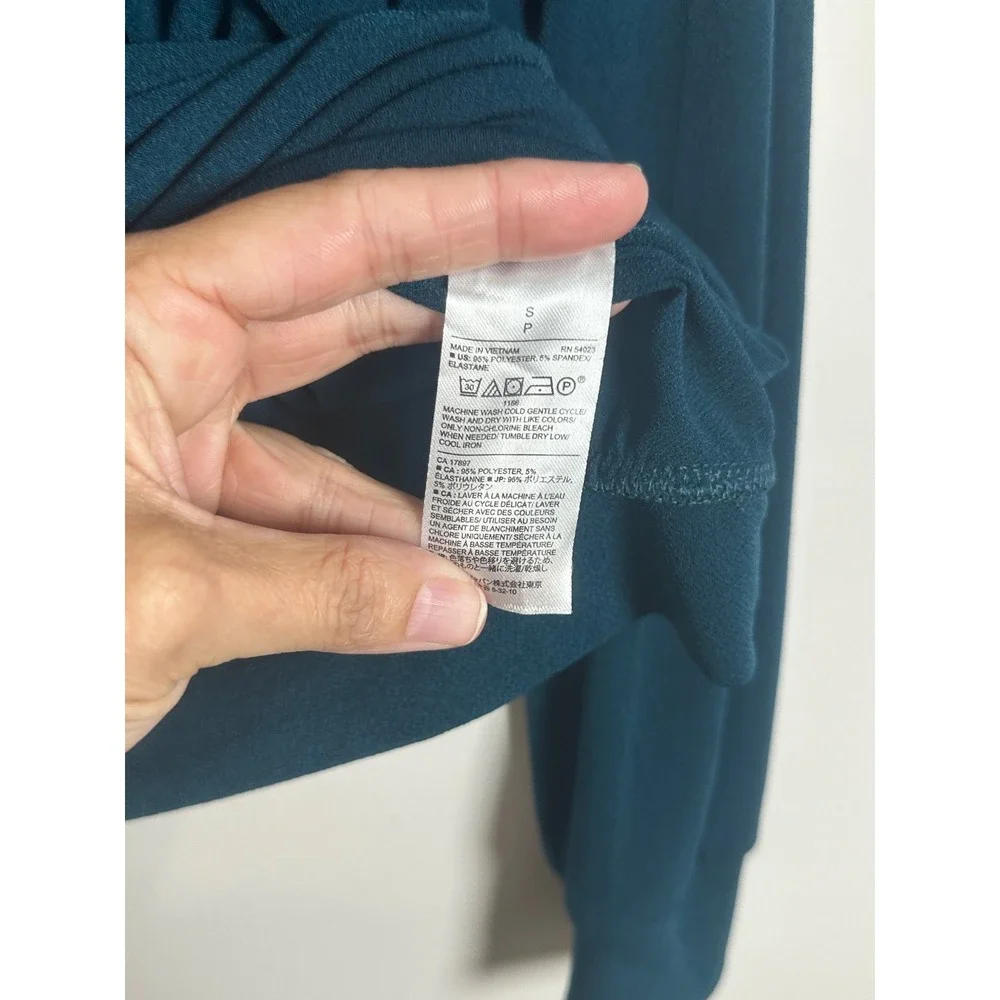 Banana Republic chest 19